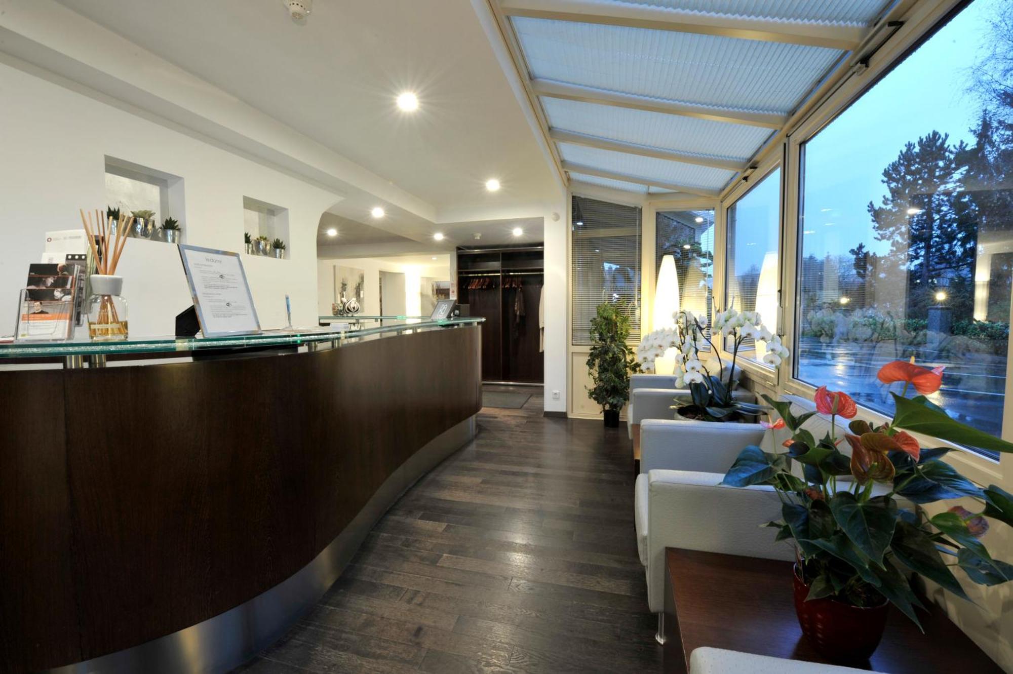 Bivius Hotel Restaurant Luxembourg Strassen Exterior foto